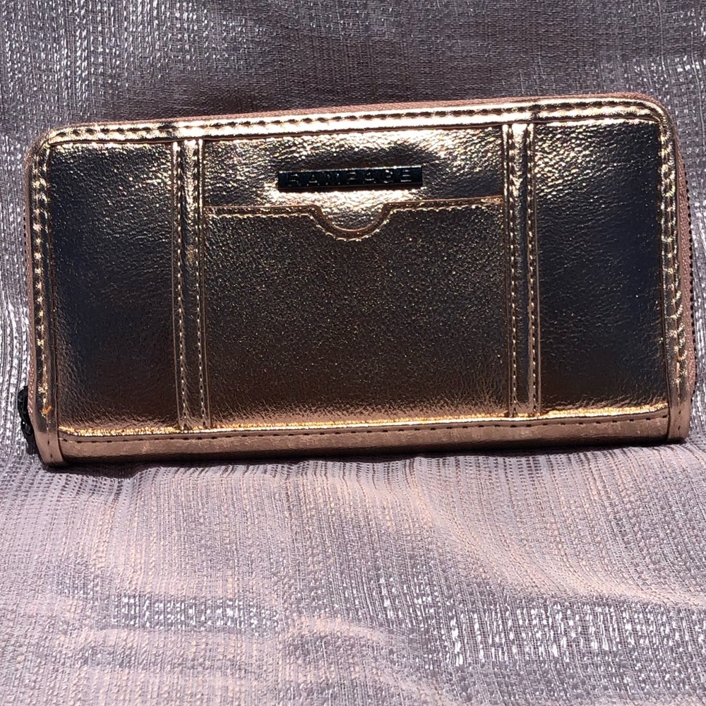 Brand new rampage wallet